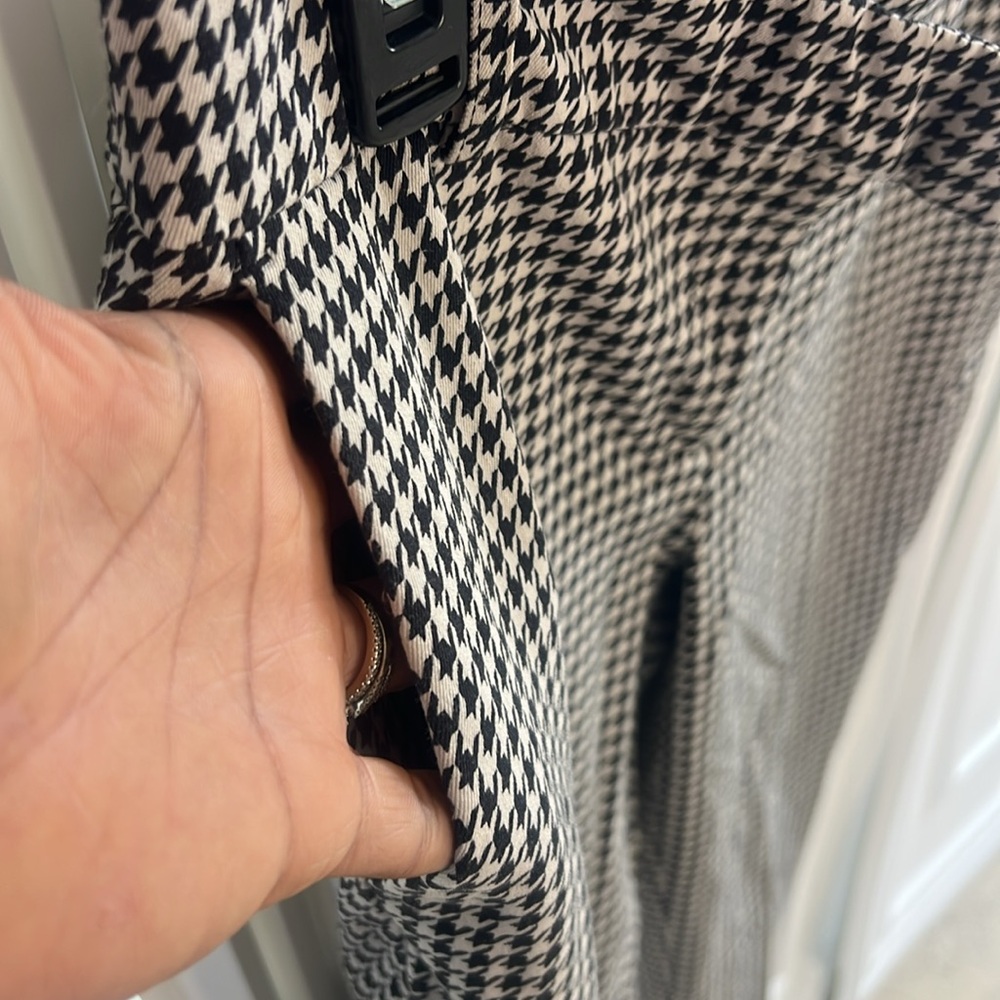 Cynthia Rowley Black and White Houndstooth Pants, Sz: 8 - Picture 6 of 6